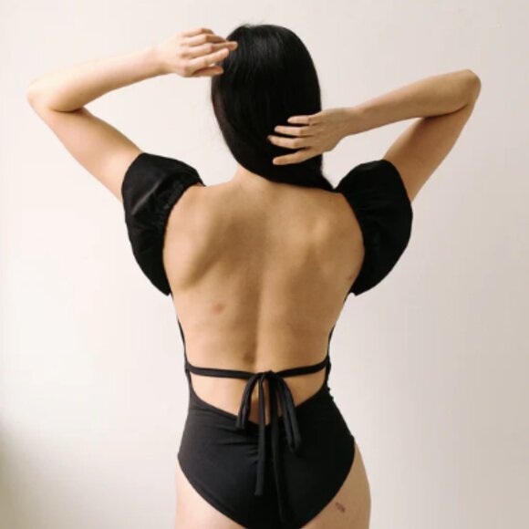 Londre - Ruffle Shoulder One Piece - Picture 9 of 10